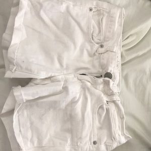 white denim american eagle shorts